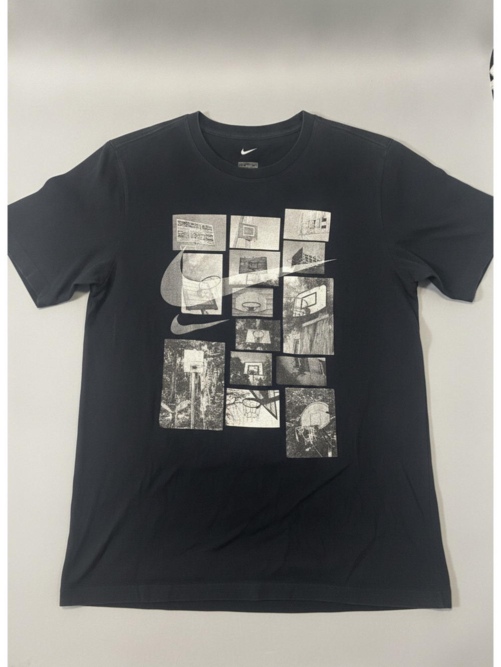 Nike Men's The Nike Tee Graphic Basketball Courts Black Size S